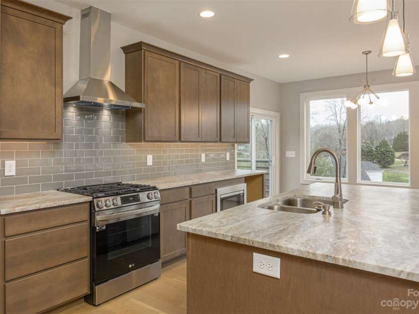 33 Course Drive, Etowah, NC 28729.  MLS# CAR4069124, YatesRealty ID 1248. Kitchen views