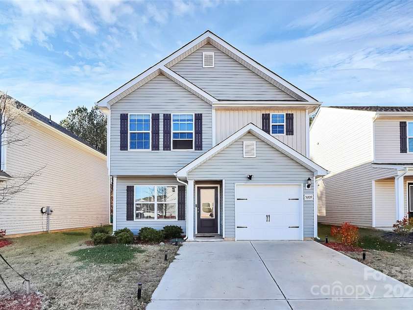 5209 Wolfridge Avenue, Charlotte, NC 28214.  MLS# CAR4330311, YatesRealty ID 1248. 