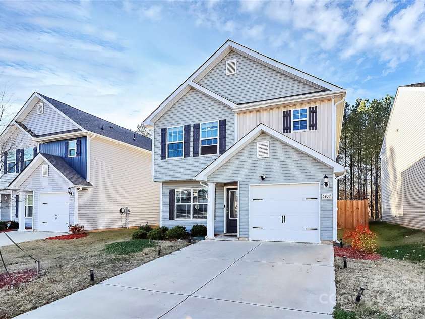 5209 Wolfridge Avenue, Charlotte, NC 28214.  MLS# CAR4330311, YatesRealty ID 1248. 