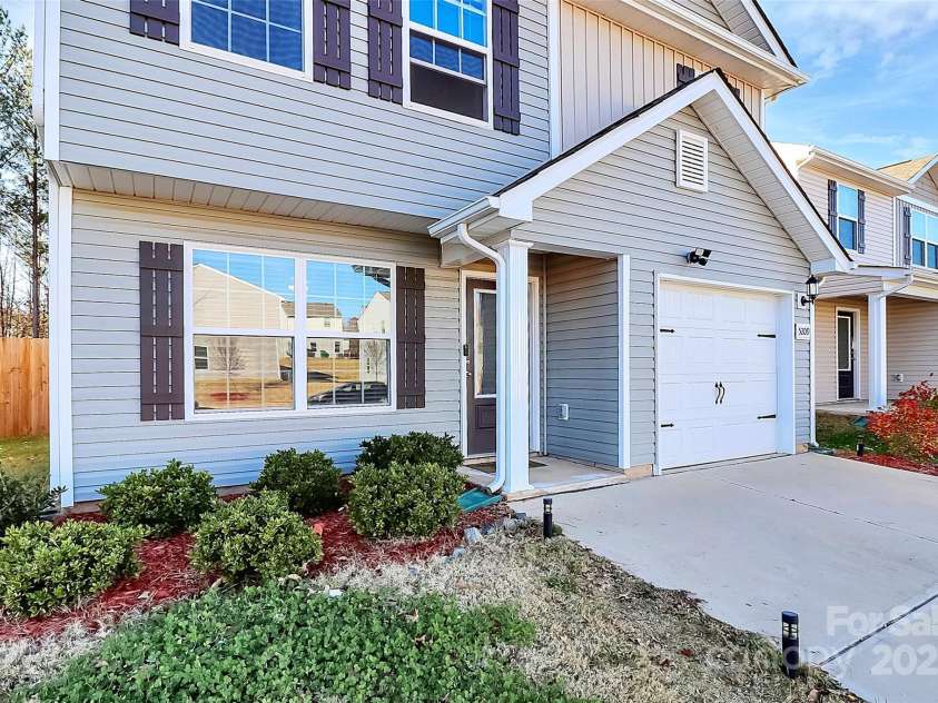5209 Wolfridge Avenue, Charlotte, NC 28214.  MLS# CAR4330311, YatesRealty ID 1248. 