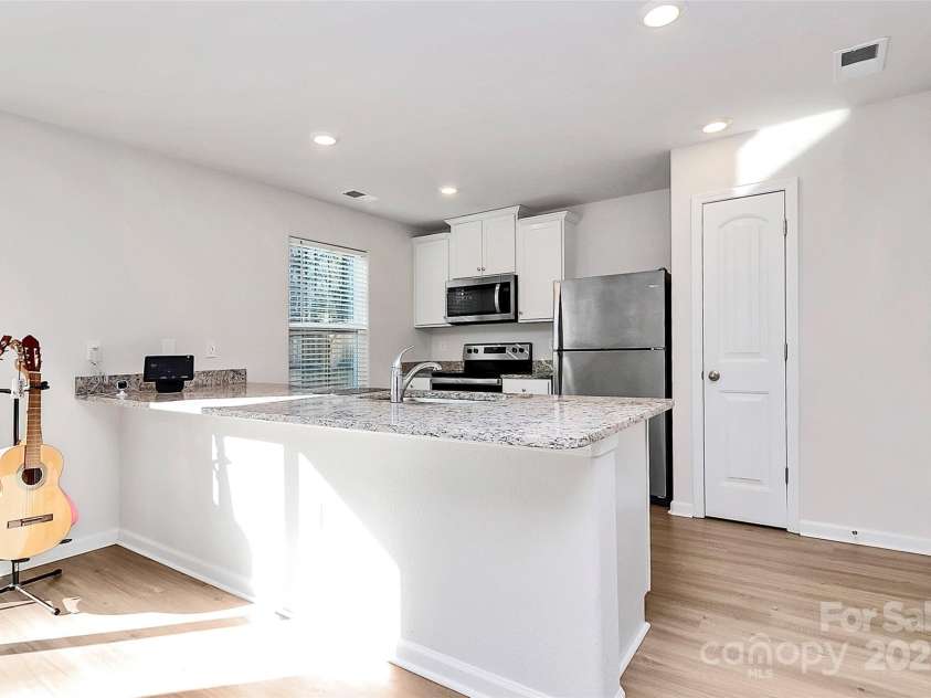 5209 Wolfridge Avenue, Charlotte, NC 28214.  MLS# CAR4330311, YatesRealty ID 1248. 