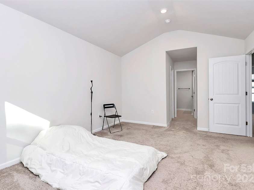 5209 Wolfridge Avenue, Charlotte, NC 28214.  MLS# CAR4330311, YatesRealty ID 1248. 