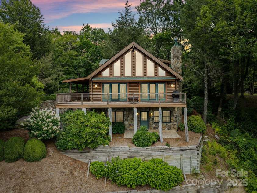 90 Forest Ridge Road, Burnsville, NC 28714.  MLS# CAR4176437, YatesRealty ID 1248. 90 Forest Ridge Rd