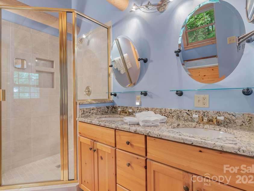 90 Forest Ridge Road, Burnsville, NC 28714.  MLS# CAR4176437, YatesRealty ID 1248. Primary Bath on 2nd Floor