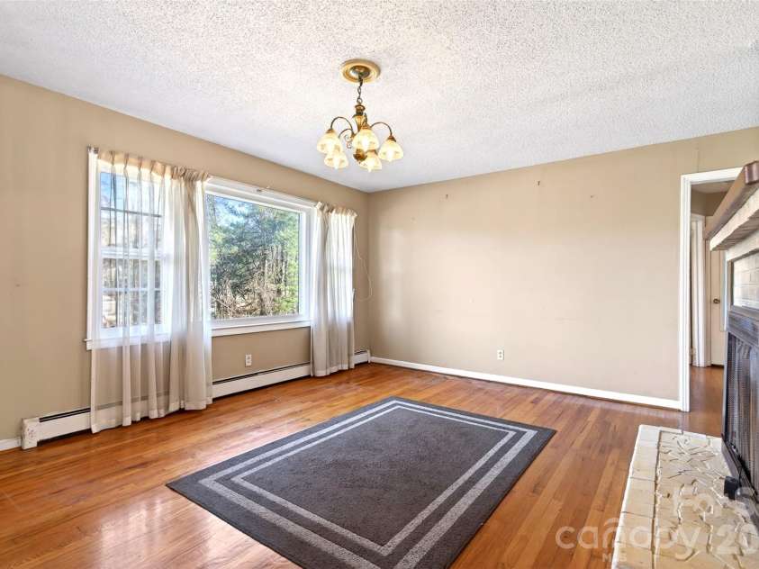 106 Chapel Street, Spruce Pine, NC 28777.  MLS# CAR4370999, YatesRealty ID 12480. 