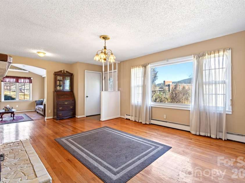 106 Chapel Street, Spruce Pine, NC 28777.  MLS# CAR4370999, YatesRealty ID 12480. 