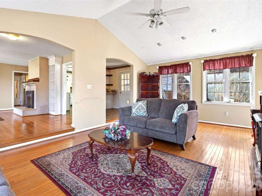 106 Chapel Street, Spruce Pine, NC 28777.  MLS# CAR4370999, YatesRealty ID 12480. 