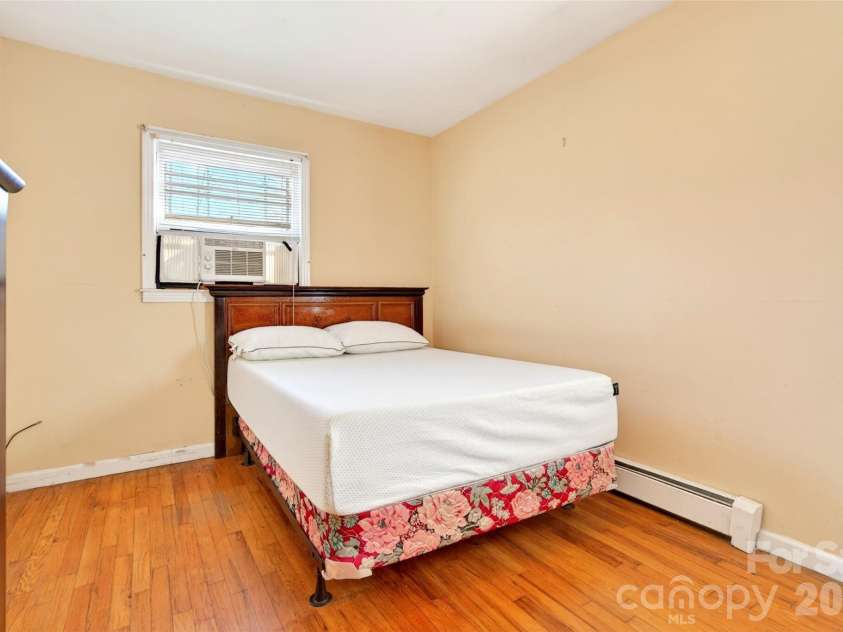 106 Chapel Street, Spruce Pine, NC 28777.  MLS# CAR4370999, YatesRealty ID 12480. 
