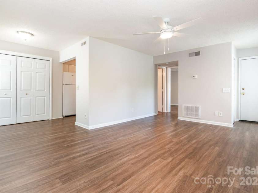 3201 Heathstead Place, Charlotte, NC 28210.  MLS# CAR4256283, YatesRealty ID 12481. 