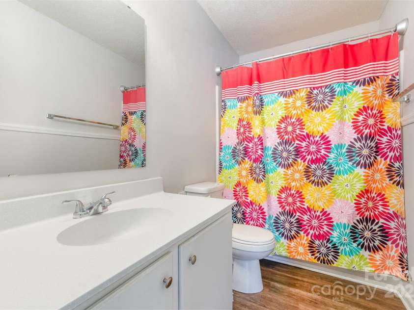 3201 Heathstead Place, Charlotte, NC 28210.  MLS# CAR4256283, YatesRealty ID 12481. 