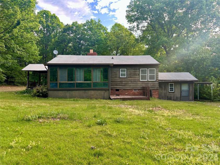 3202 Puetts Chapel Road, Dallas, NC 28034.  MLS# CAR4370256, YatesRealty ID 12482. 