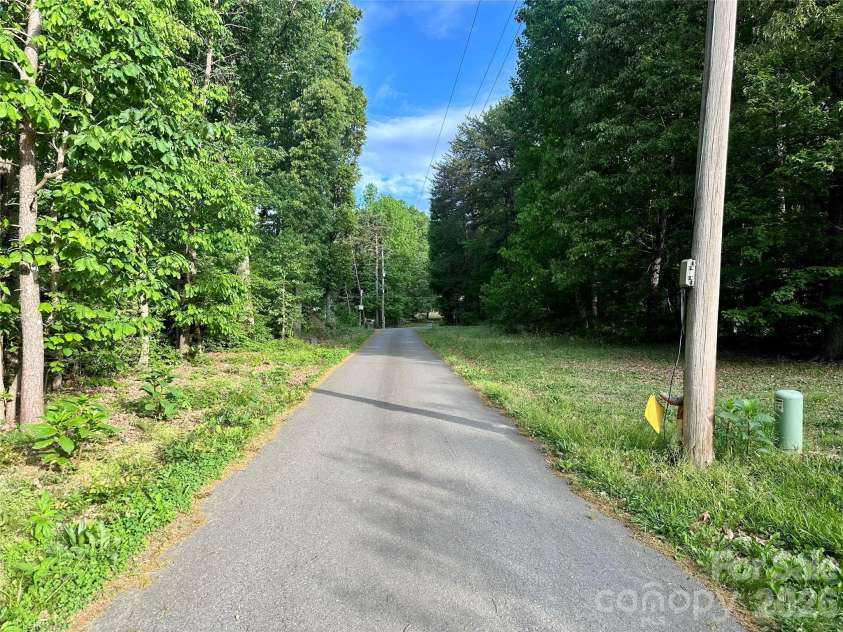 3202 Puetts Chapel Road, Dallas, NC 28034.  MLS# CAR4370256, YatesRealty ID 12482. 