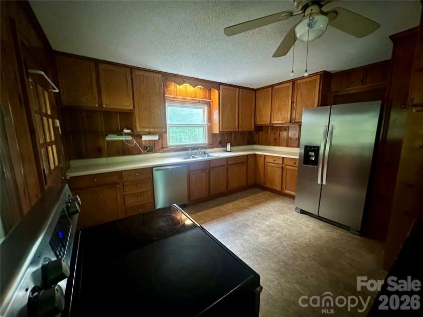 3202 Puetts Chapel Road, Dallas, NC 28034.  MLS# CAR4370256, YatesRealty ID 12482. 