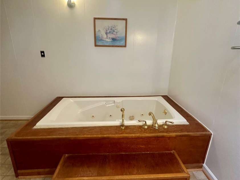 3202 Puetts Chapel Road, Dallas, NC 28034.  MLS# CAR4370256, YatesRealty ID 12482. 