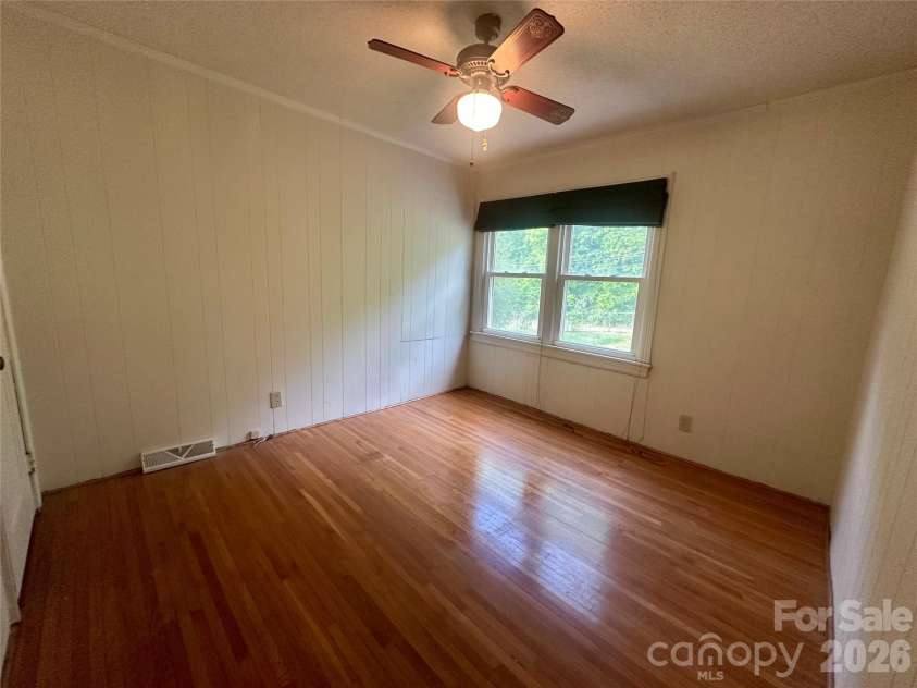 3202 Puetts Chapel Road, Dallas, NC 28034.  MLS# CAR4370256, YatesRealty ID 12482. 