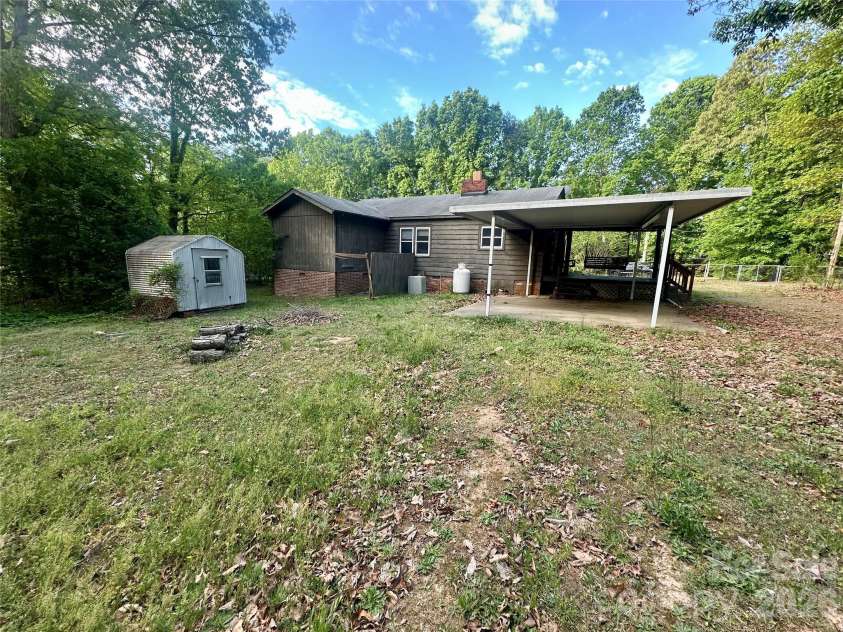 3202 Puetts Chapel Road, Dallas, NC 28034.  MLS# CAR4370256, YatesRealty ID 12482. 