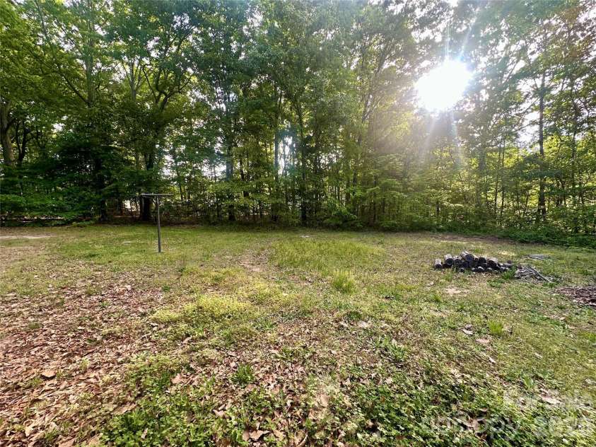 3202 Puetts Chapel Road, Dallas, NC 28034.  MLS# CAR4370256, YatesRealty ID 12482. 
