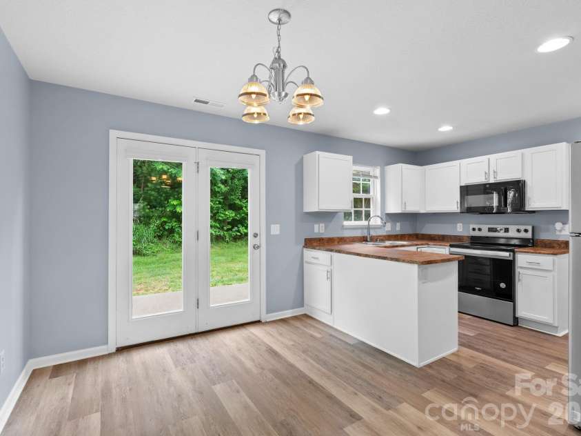 120 Alpine Ridge Drive, Asheville, NC 28803.  MLS# CAR4371005, YatesRealty ID 12483. 