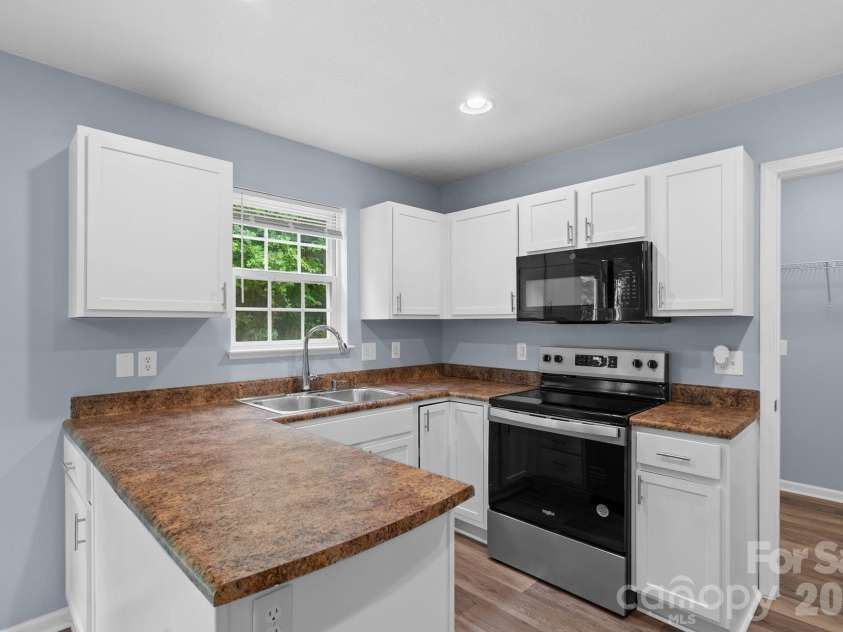 120 Alpine Ridge Drive, Asheville, NC 28803.  MLS# CAR4371005, YatesRealty ID 12483. 