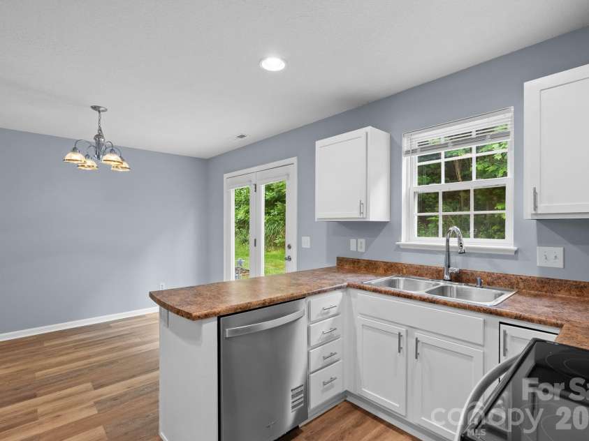 120 Alpine Ridge Drive, Asheville, NC 28803.  MLS# CAR4371005, YatesRealty ID 12483. 