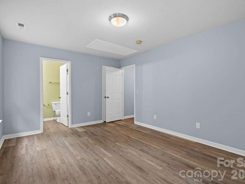 120 Alpine Ridge Drive, Asheville, NC 28803.  MLS# CAR4371005, YatesRealty ID 12483. 