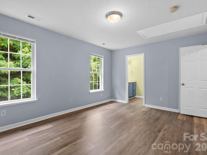 120 Alpine Ridge Drive, Asheville, NC 28803.  MLS# CAR4371005, YatesRealty ID 12483. 