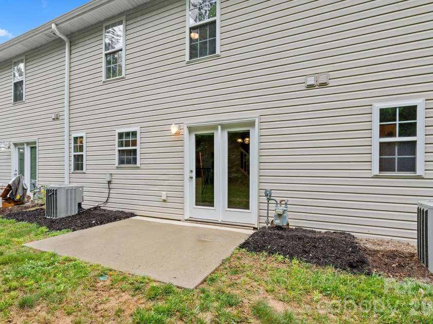 120 Alpine Ridge Drive, Asheville, NC 28803.  MLS# CAR4371005, YatesRealty ID 12483. 
