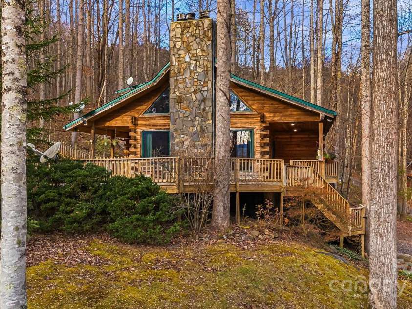 84 StoneWall Road, Whittier, NC 28783.  MLS# CAR4190023, YatesRealty ID 12483. 