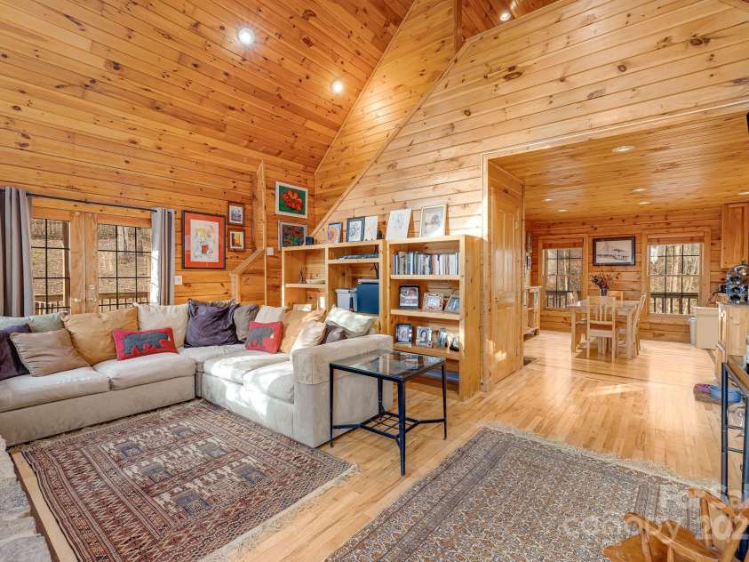 84 StoneWall Road, Whittier, NC 28783.  MLS# CAR4190023, YatesRealty ID 12483. 