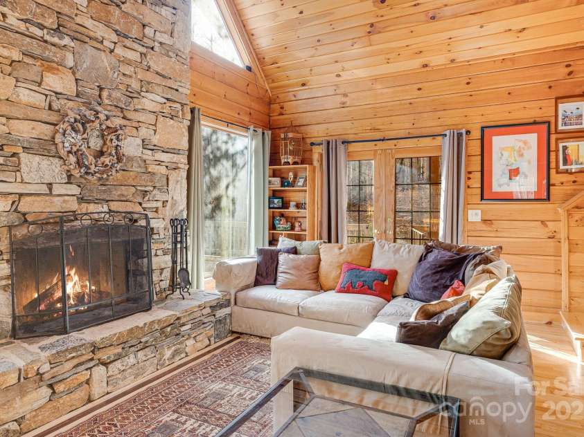 84 StoneWall Road, Whittier, NC 28783.  MLS# CAR4190023, YatesRealty ID 12483. 