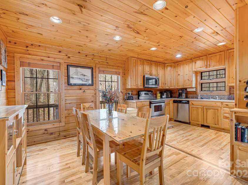 84 StoneWall Road, Whittier, NC 28783.  MLS# CAR4190023, YatesRealty ID 12483. 