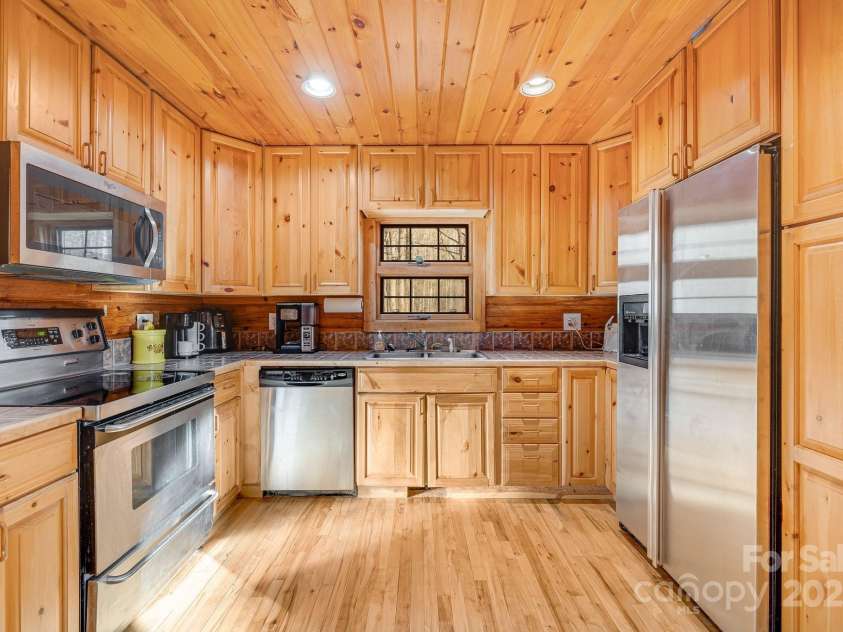 84 StoneWall Road, Whittier, NC 28783.  MLS# CAR4190023, YatesRealty ID 12483. 