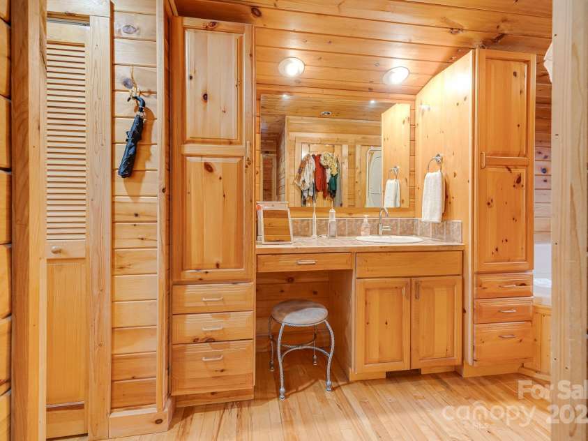 84 StoneWall Road, Whittier, NC 28783.  MLS# CAR4190023, YatesRealty ID 12483. 