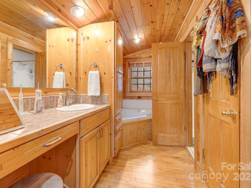 84 StoneWall Road, Whittier, NC 28783.  MLS# CAR4190023, YatesRealty ID 12483. 