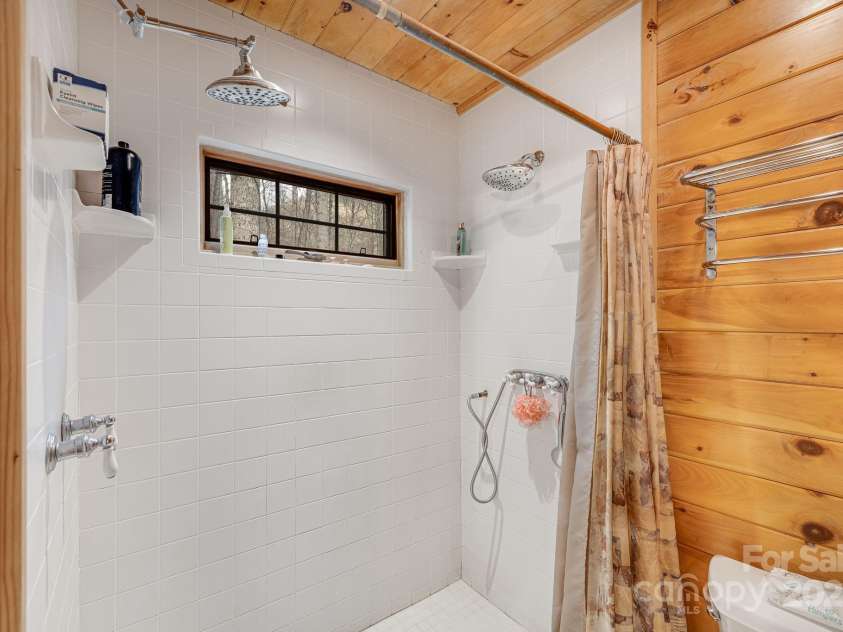 84 StoneWall Road, Whittier, NC 28783.  MLS# CAR4190023, YatesRealty ID 12483. 