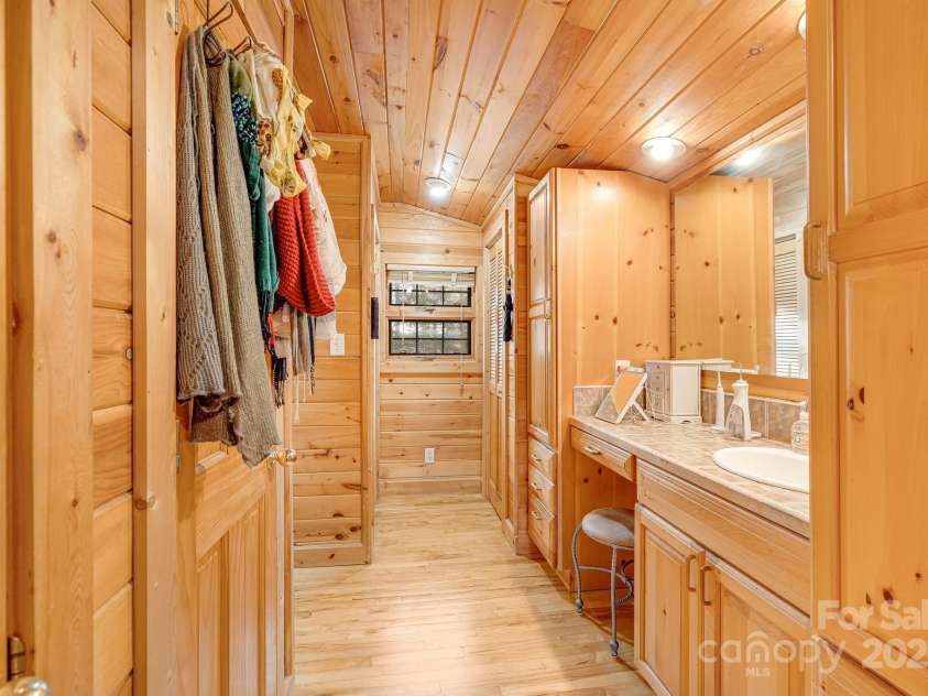 84 StoneWall Road, Whittier, NC 28783.  MLS# CAR4190023, YatesRealty ID 12483. 