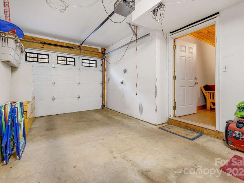 84 StoneWall Road, Whittier, NC 28783.  MLS# CAR4190023, YatesRealty ID 12483. 