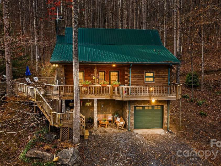 84 StoneWall Road, Whittier, NC 28783.  MLS# CAR4190023, YatesRealty ID 12483. 