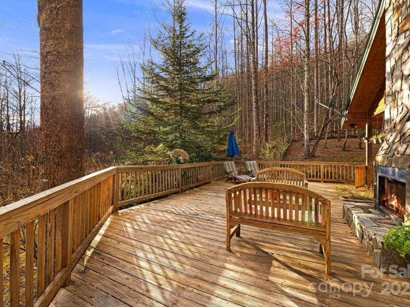 84 StoneWall Road, Whittier, NC 28783.  MLS# CAR4190023, YatesRealty ID 12483. 