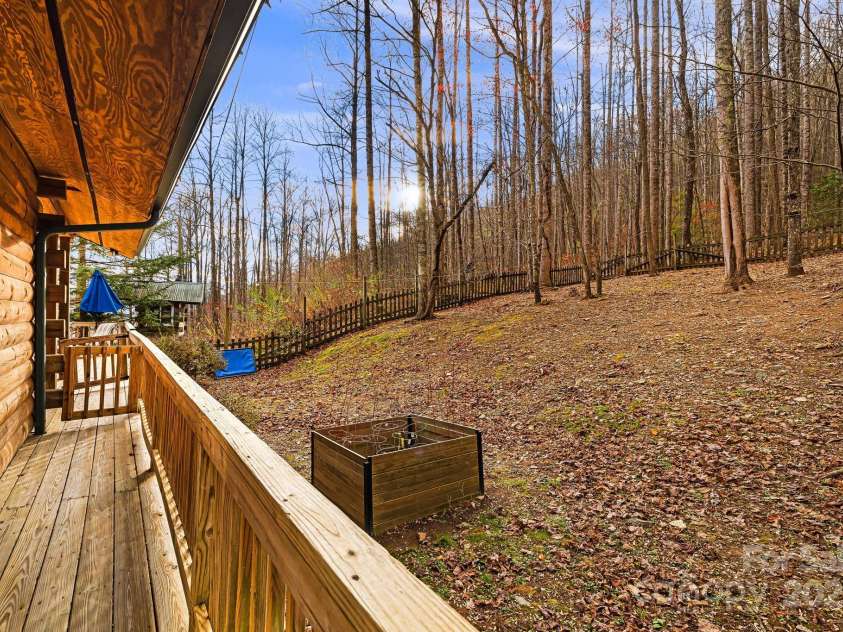 84 StoneWall Road, Whittier, NC 28783.  MLS# CAR4190023, YatesRealty ID 12483. 