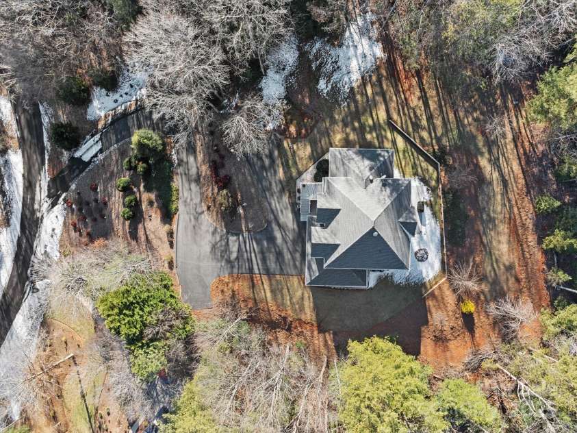 5774 Crown Terrace, Hickory, NC 28601.  MLS# CAR4213734, YatesRealty ID 12484. 