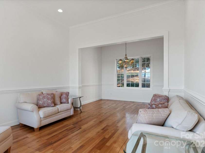 5774 Crown Terrace, Hickory, NC 28601.  MLS# CAR4213734, YatesRealty ID 12484. 