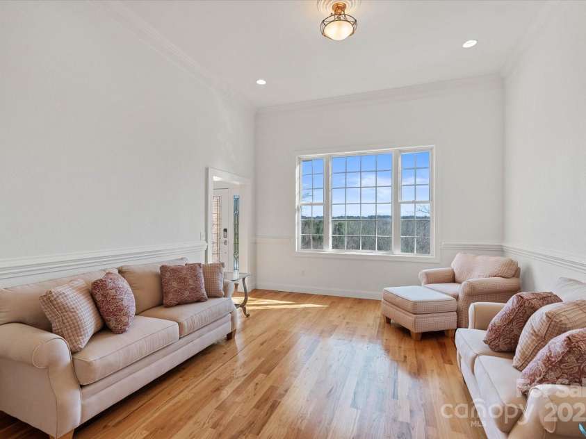 5774 Crown Terrace, Hickory, NC 28601.  MLS# CAR4213734, YatesRealty ID 12484. 