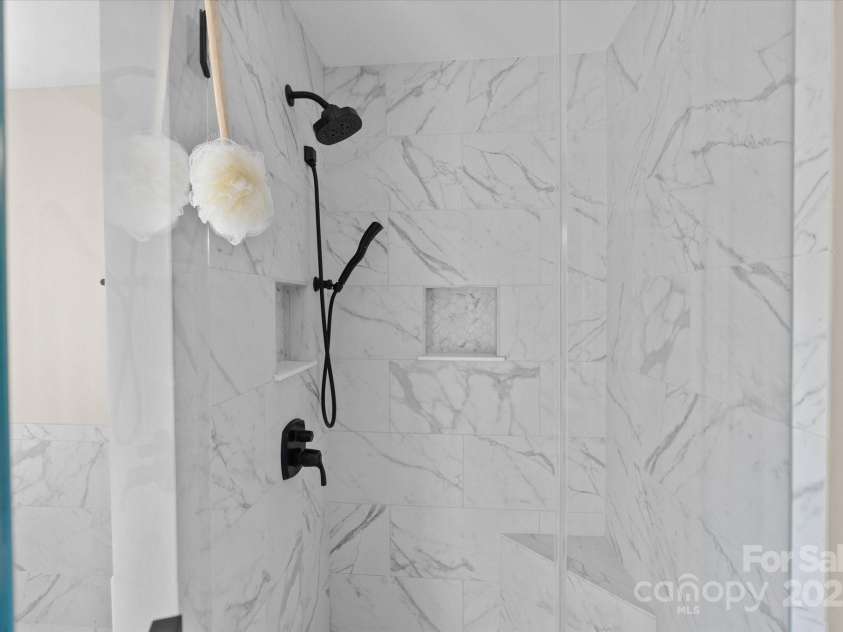 5774 Crown Terrace, Hickory, NC 28601.  MLS# CAR4213734, YatesRealty ID 12484. 