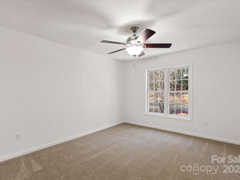 5774 Crown Terrace, Hickory, NC 28601.  MLS# CAR4213734, YatesRealty ID 12484. 