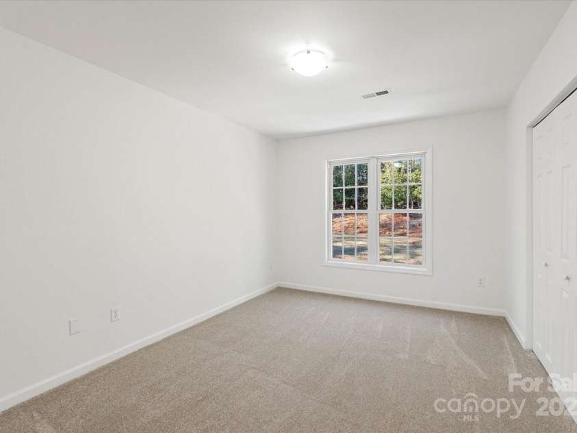 5774 Crown Terrace, Hickory, NC 28601.  MLS# CAR4213734, YatesRealty ID 12484. 