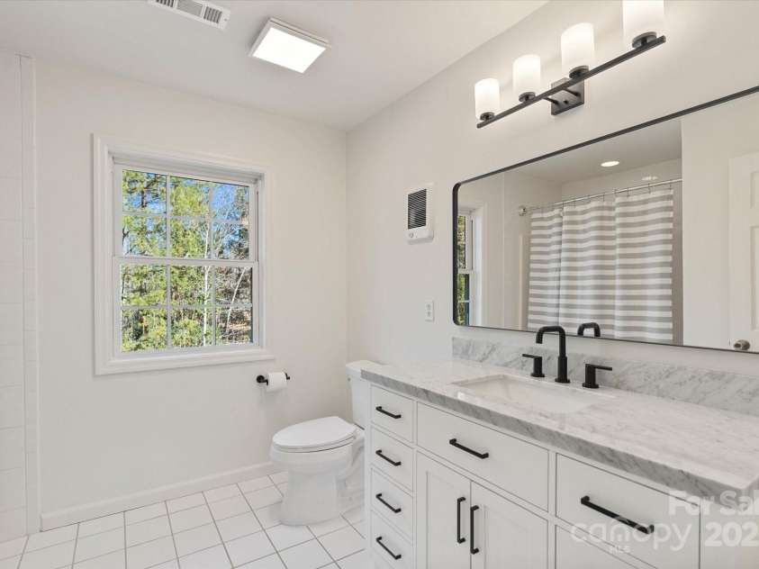 5774 Crown Terrace, Hickory, NC 28601.  MLS# CAR4213734, YatesRealty ID 12484. 