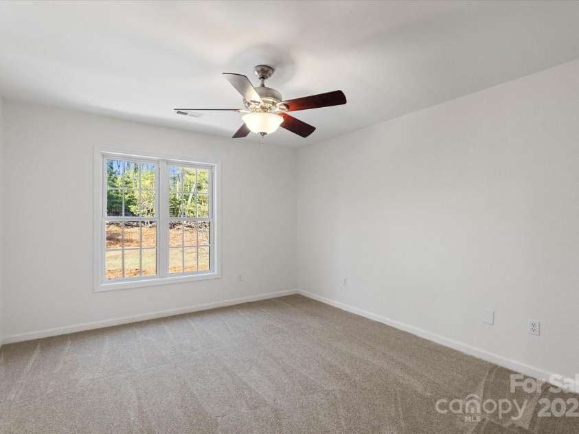 5774 Crown Terrace, Hickory, NC 28601.  MLS# CAR4213734, YatesRealty ID 12484. 