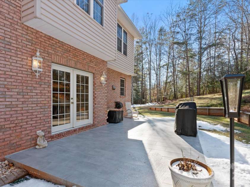 5774 Crown Terrace, Hickory, NC 28601.  MLS# CAR4213734, YatesRealty ID 12484. 