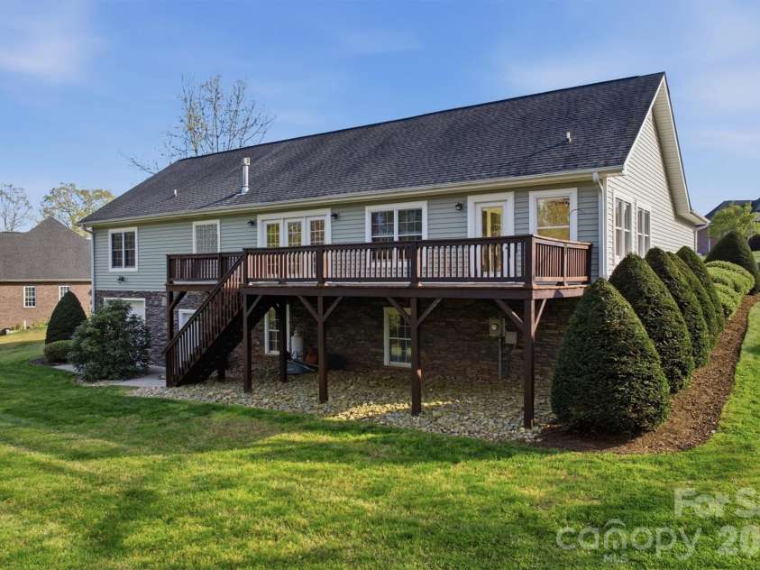 5205 South Oak Circle, Granite Falls, NC 28630.  MLS# CAR4367117, YatesRealty ID 12485. 